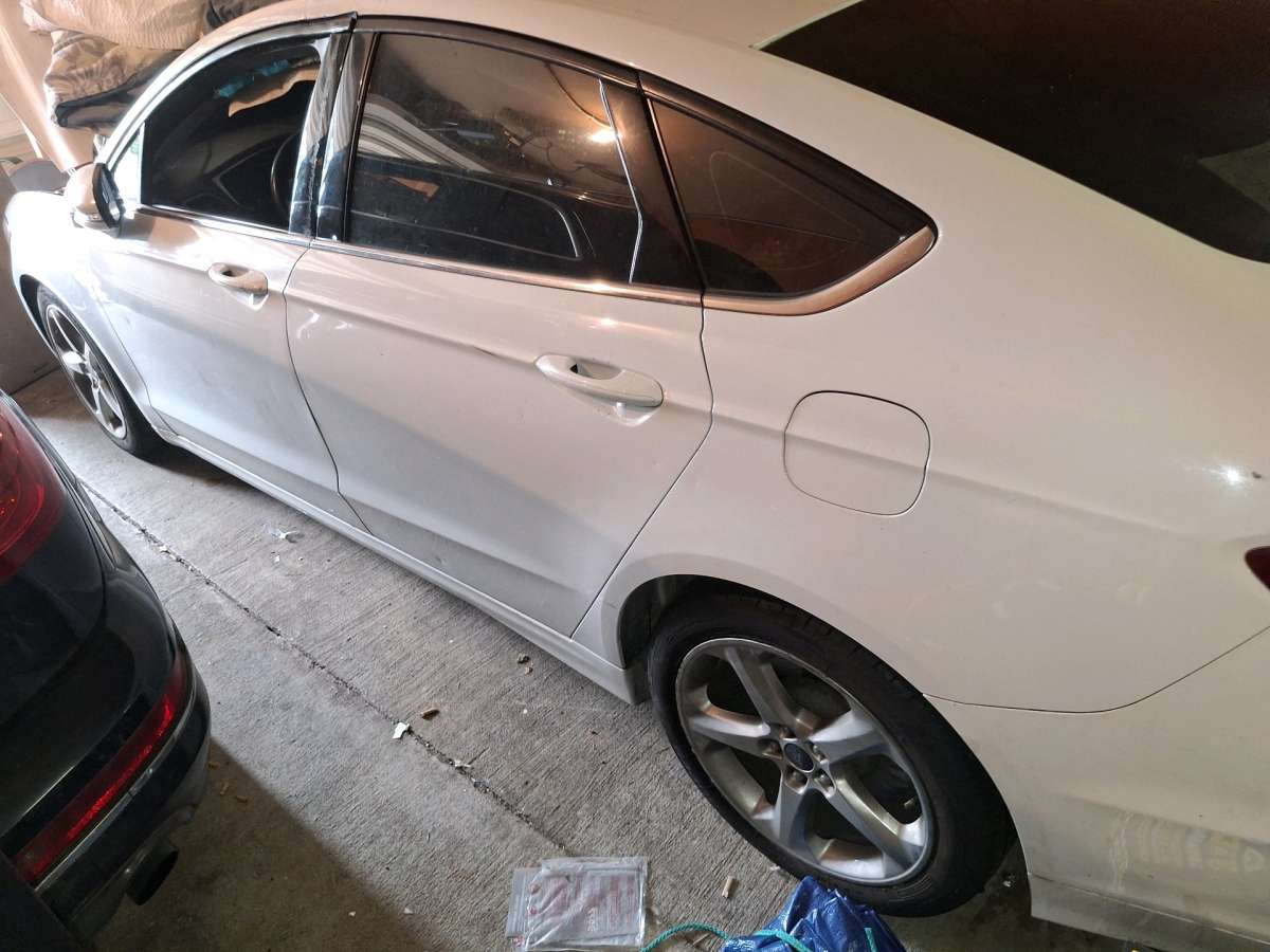 Ford fusion SE 2015