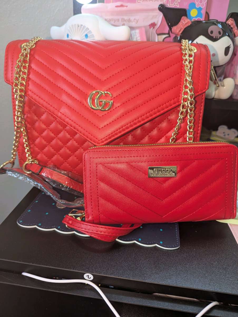 Gucci purse with matching wallet