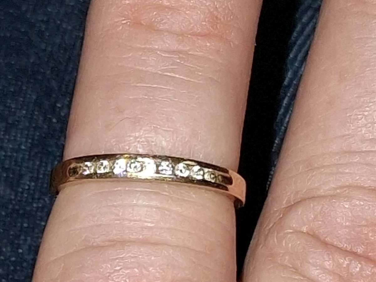 Vintage Solid 14k Yellow Gold 9 Diamond Ring Band
