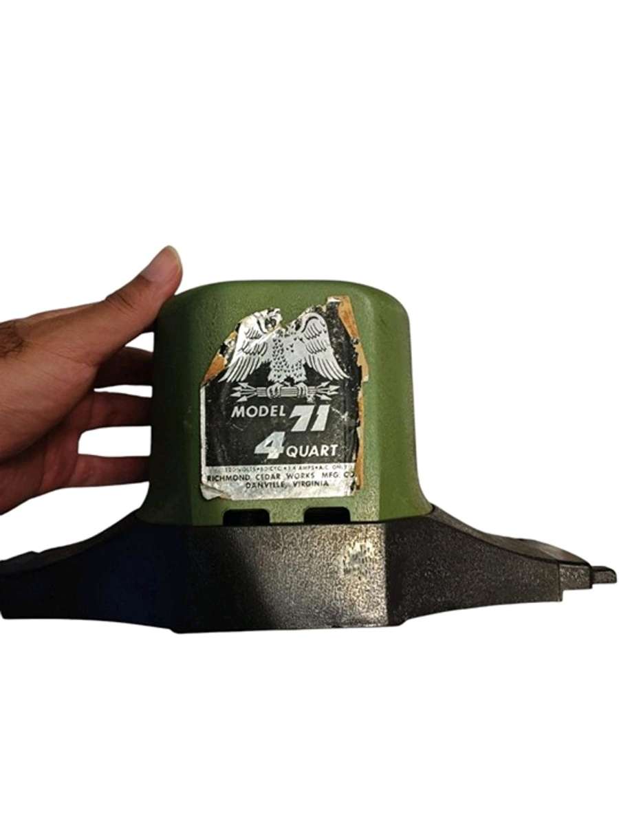 Sterling 5 Quart Ice Cream Freezer With Motor  Accessories R