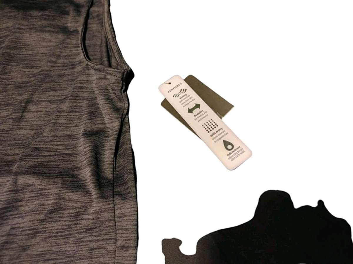 Reebok Solid Color Contrasting Stitching Undershirt Medium G