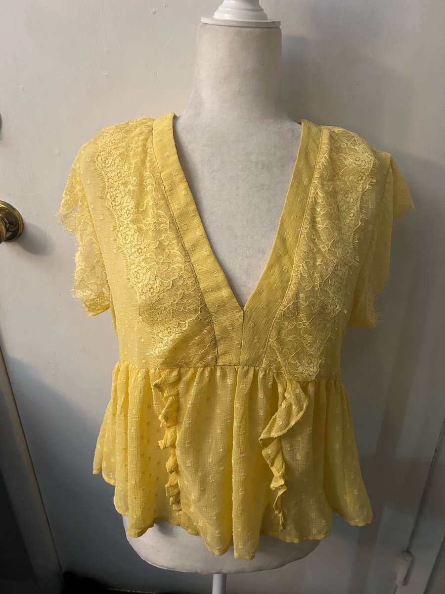 Zara Yellow Polka Dot Ruffle Lace Short Sleeve Blouse Size S