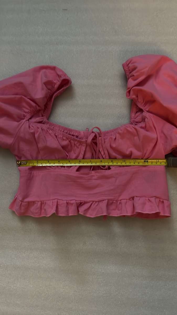 SHEIN Sweetheart Cut Out Tie Front Ruffle Trim Crop Top Barb