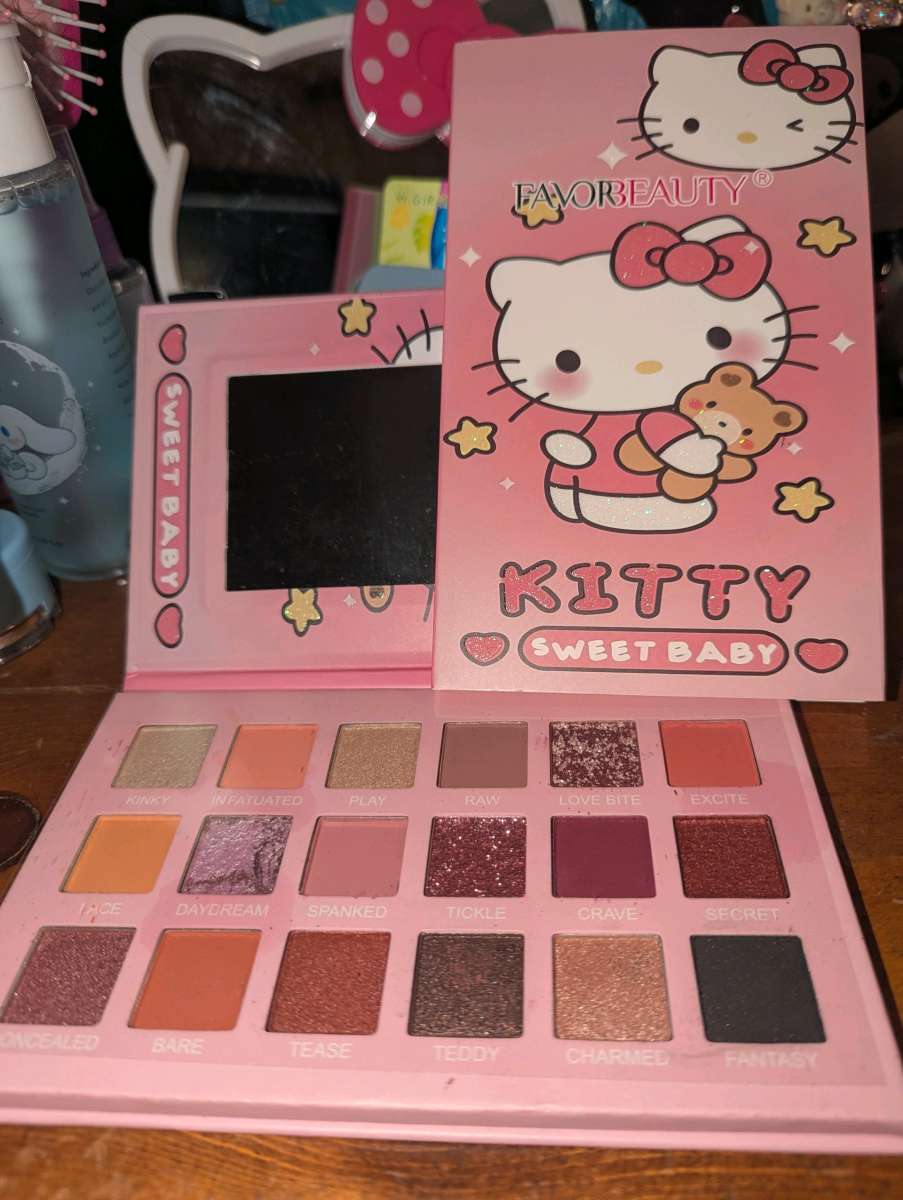 hello kitty 18 color eyeshadow palette with mirror