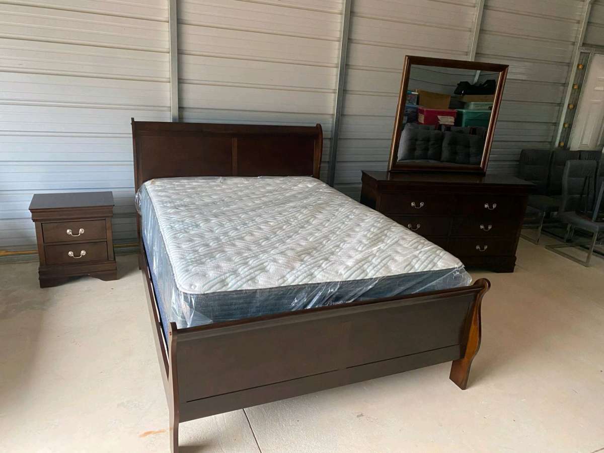 Queen Size Bedroom Set  Free Delivery If Needed