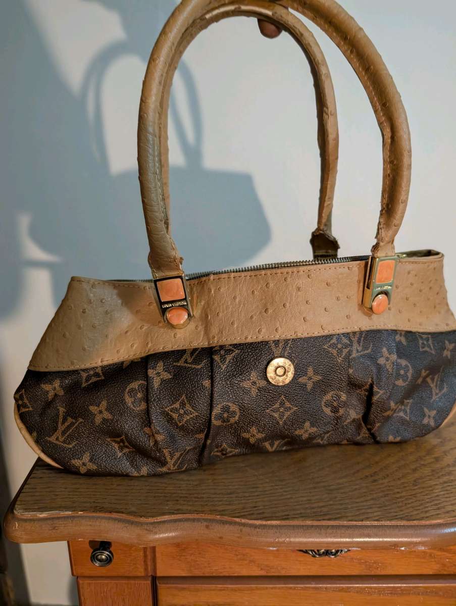 Elegant Tan and Brown Designer Handbag