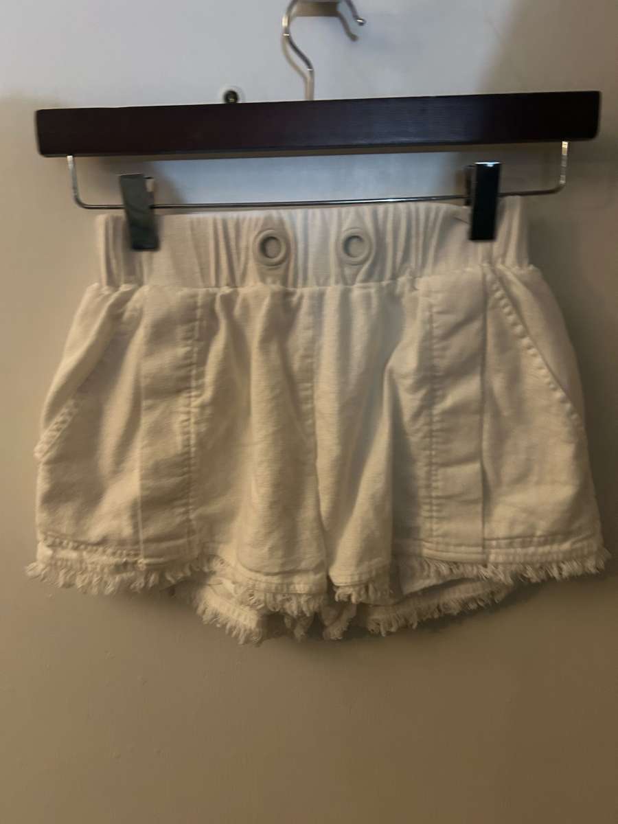 KendallKylie White High Waist Raw Hem Shorts Size XS Linen