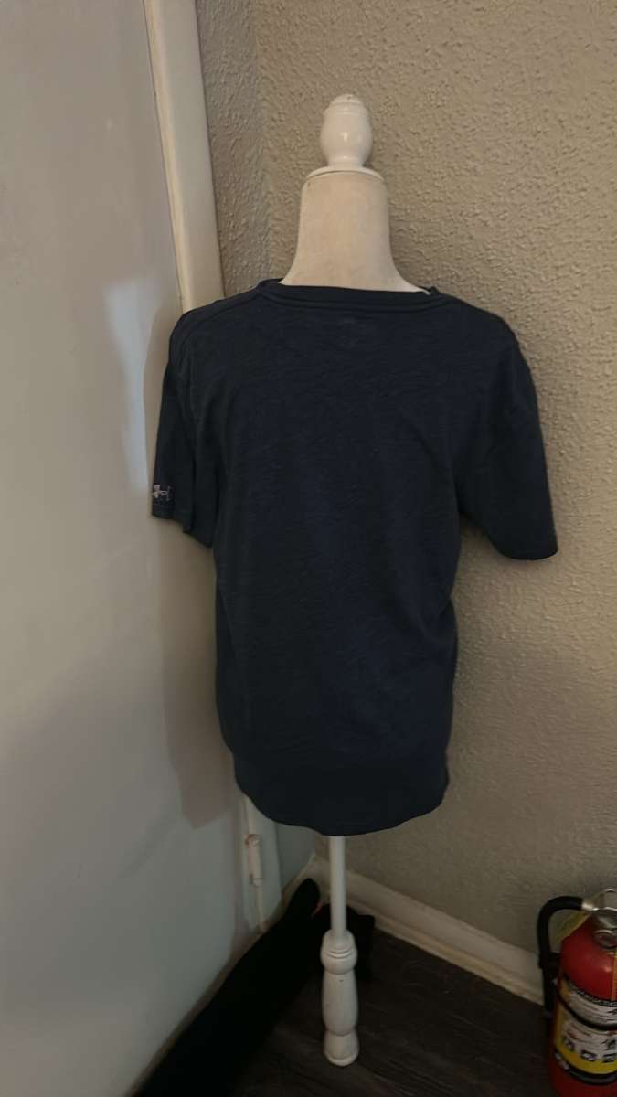 Under Armour Athletics Heat Gear Tee Size XL
