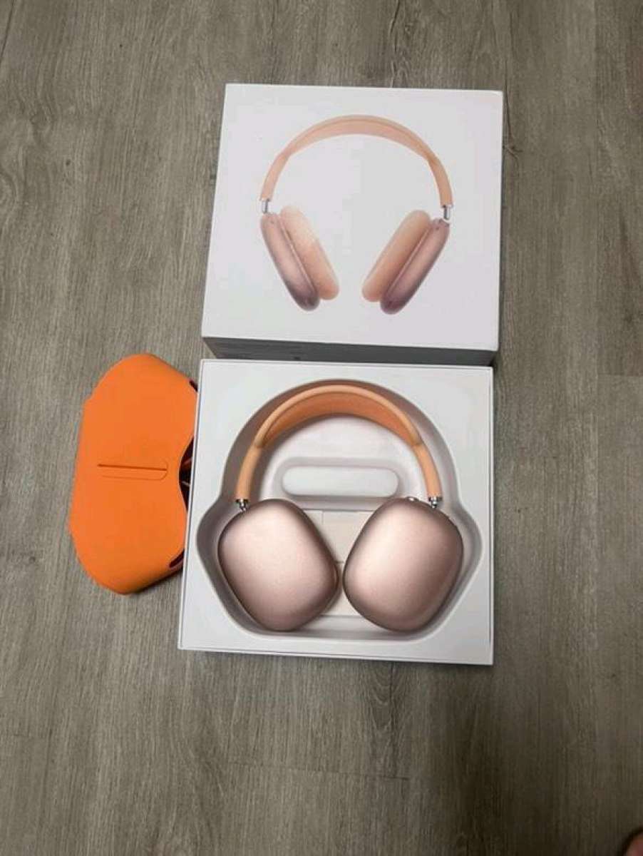 Apple airpod max orange