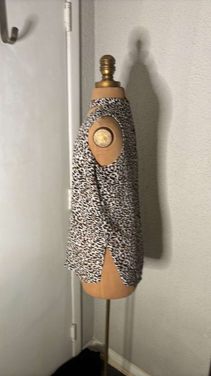 Zac  Rachel Animal Print Sleeveless Neck Strap Shirt Size Sm