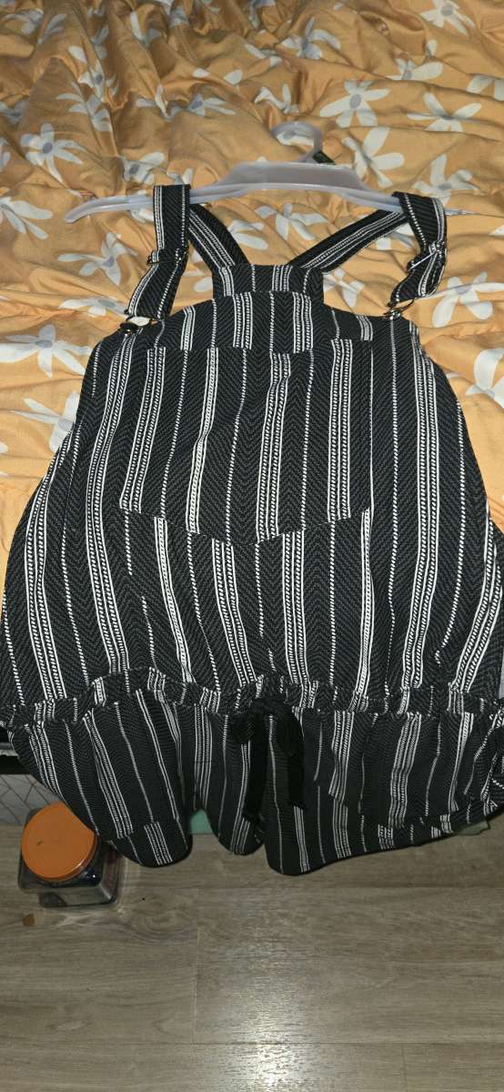 jumper with pockets