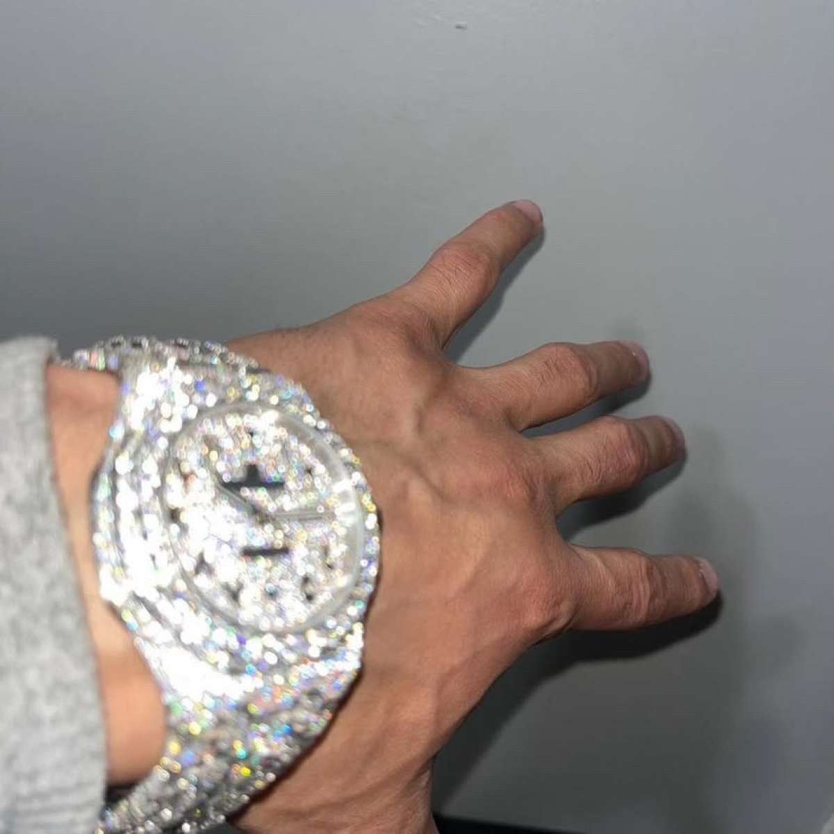 men vvs mossinite ap watch great condition