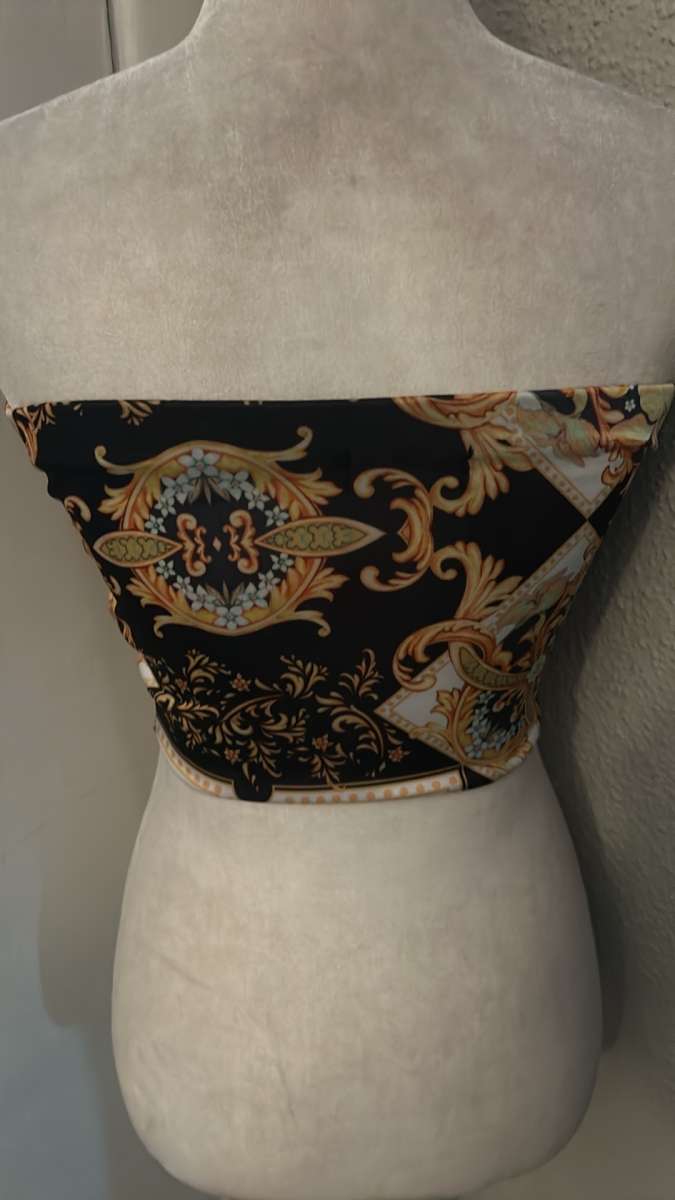 PLT PrettyLittleThing Black Chain Print Bandeau Crop Top Siz