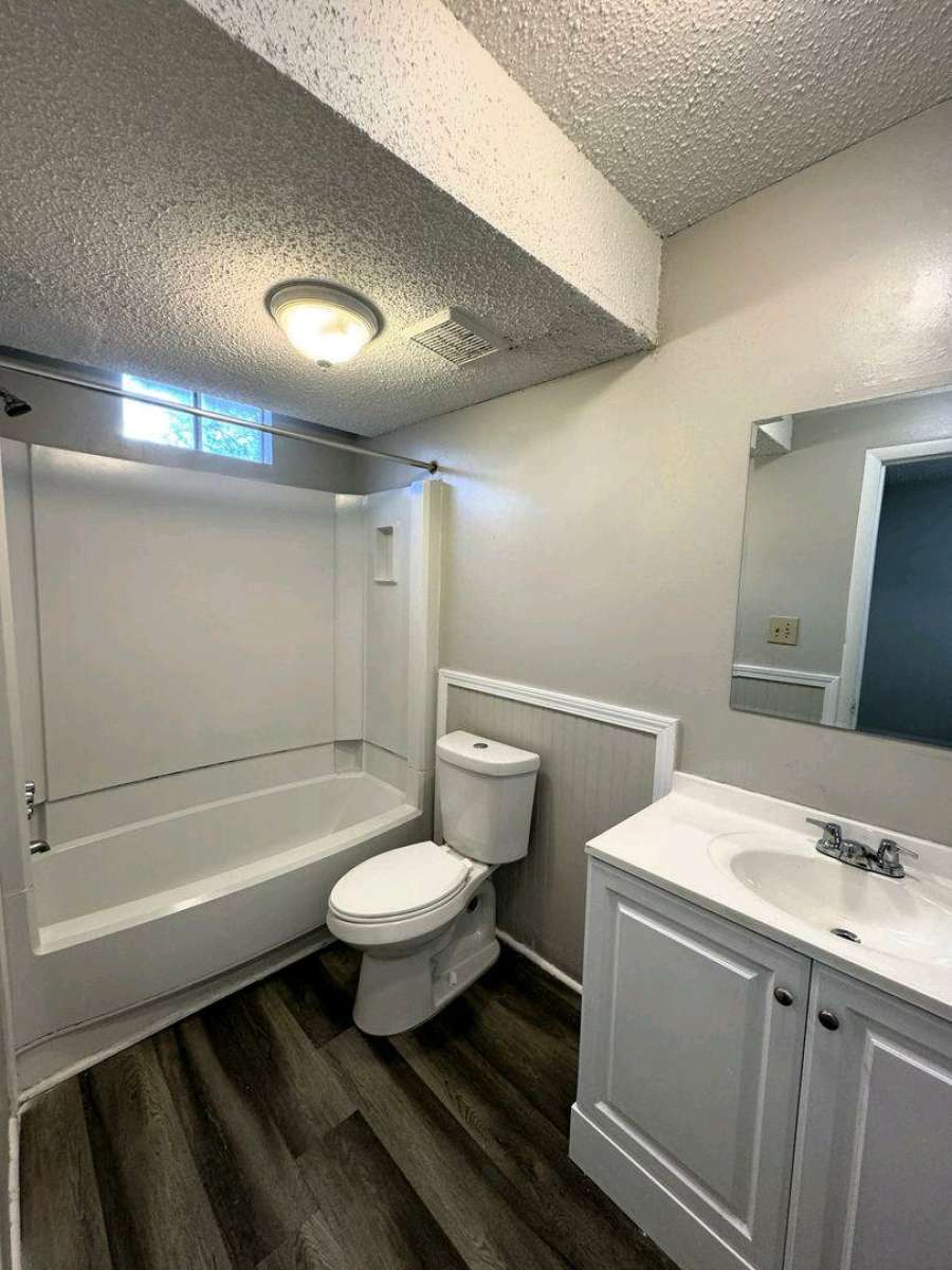 adorable 2bedrooms and 1bathroom