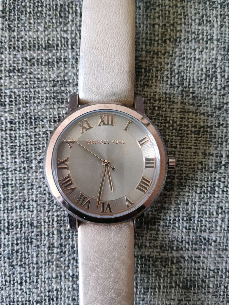 MICHAEL KORS Womens Norie Sable IP Latte Beige Leather Rose