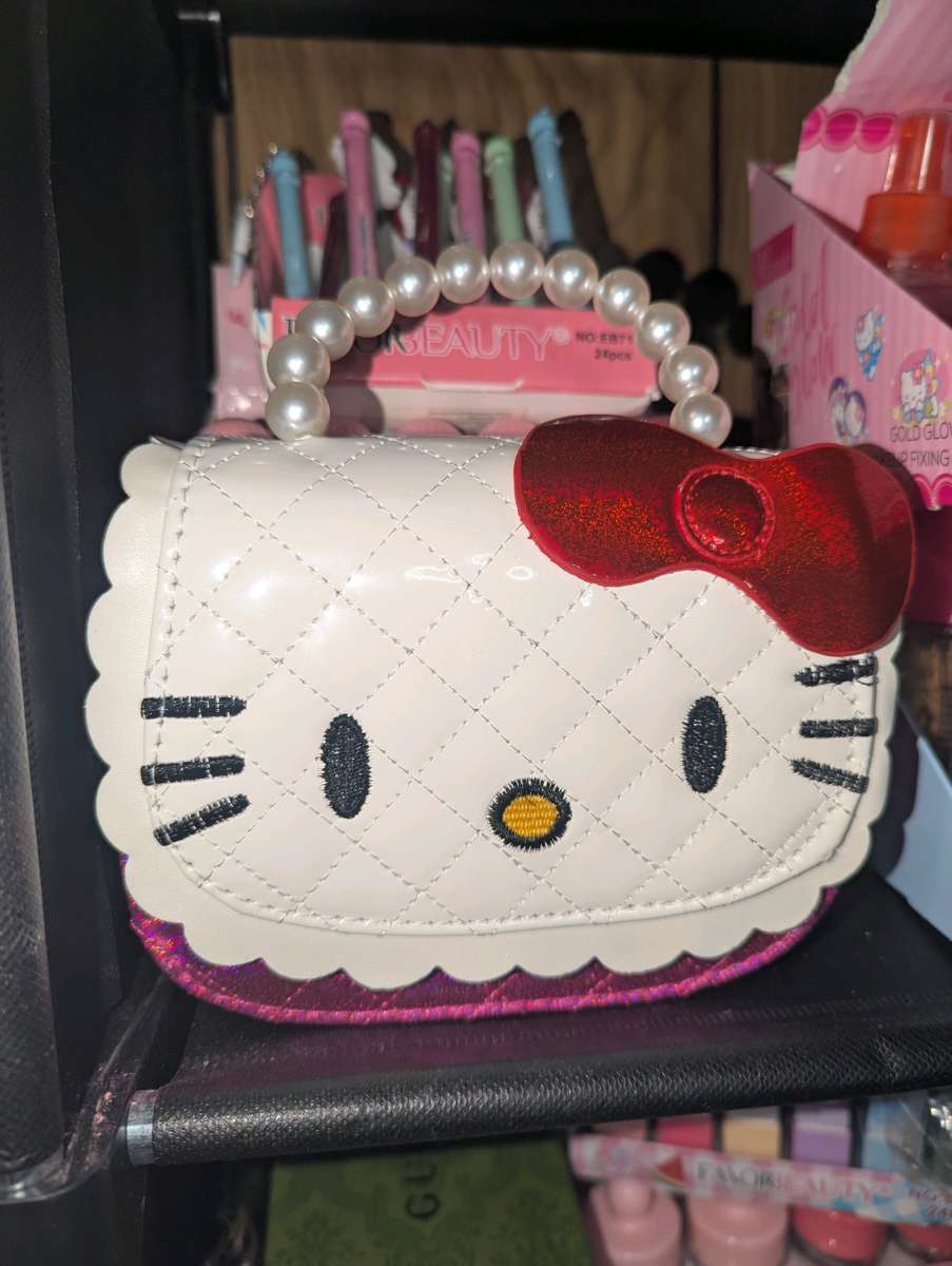 Hello kitty purse