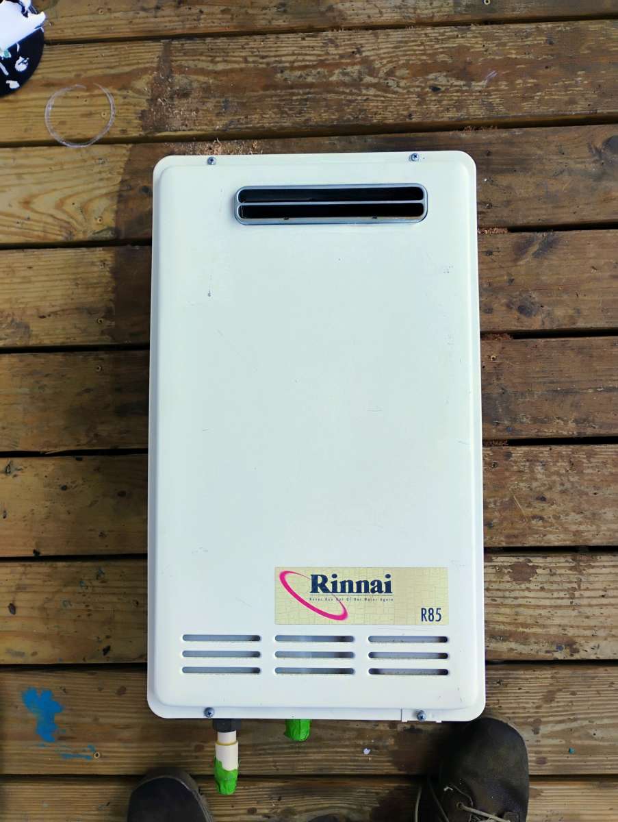 Rinnai propane instantaneous tankless hot water heater