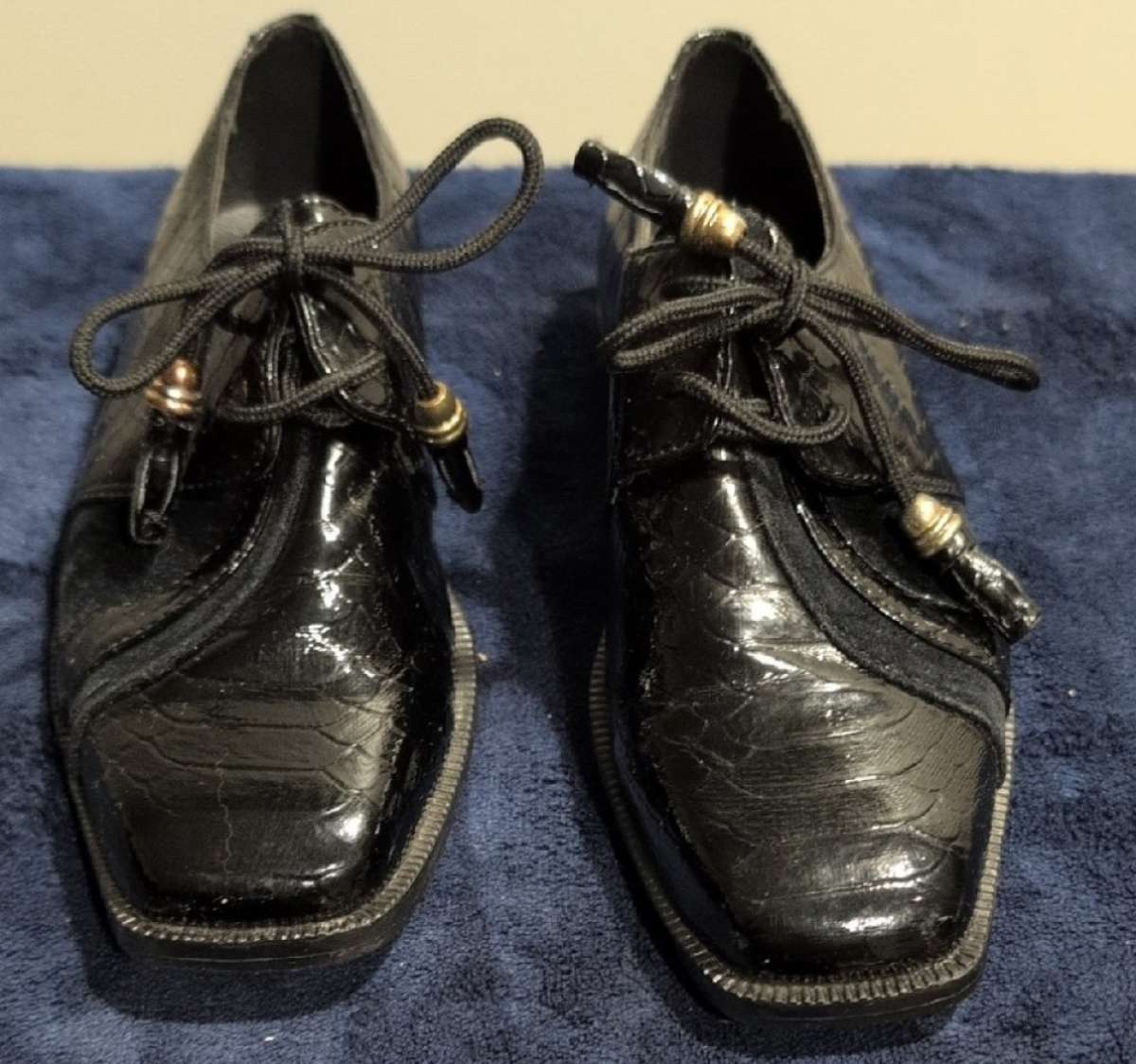 Glossy Black LaceUp Shoes with Beaded Laces size 13