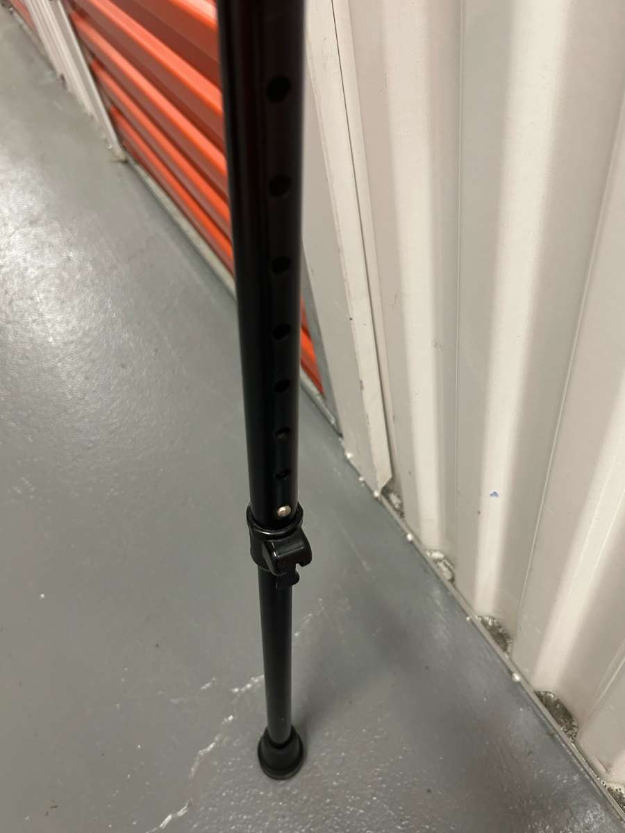 Height adjustable aluminum walking cane