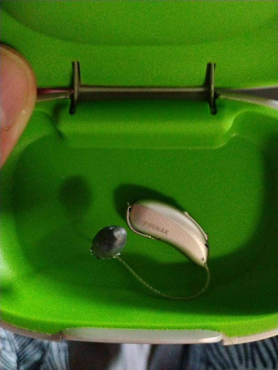 phonak Audeo L312 L30wireless hearing aid left ear
