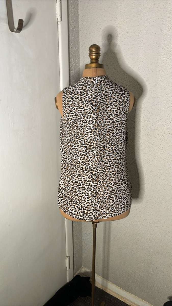 Zac  Rachel Animal Print Sleeveless Neck Strap Shirt Size Sm