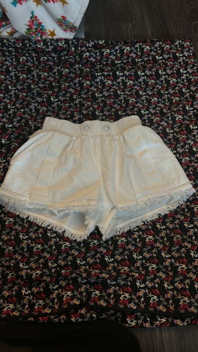 KendallKylie White High Waist Raw Hem Shorts Size XS Linen