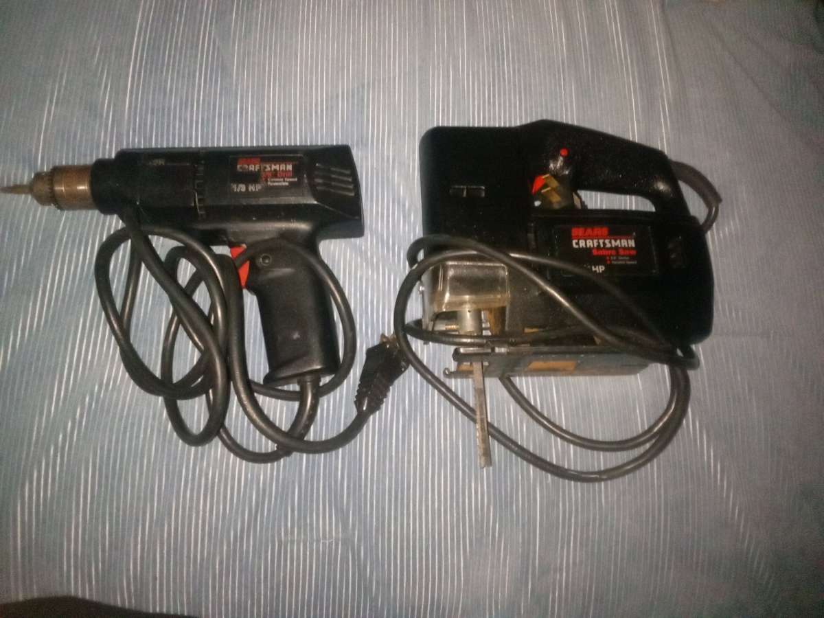 CRAFTSMAN Drill and Saw with brand new 4 pk saw blades