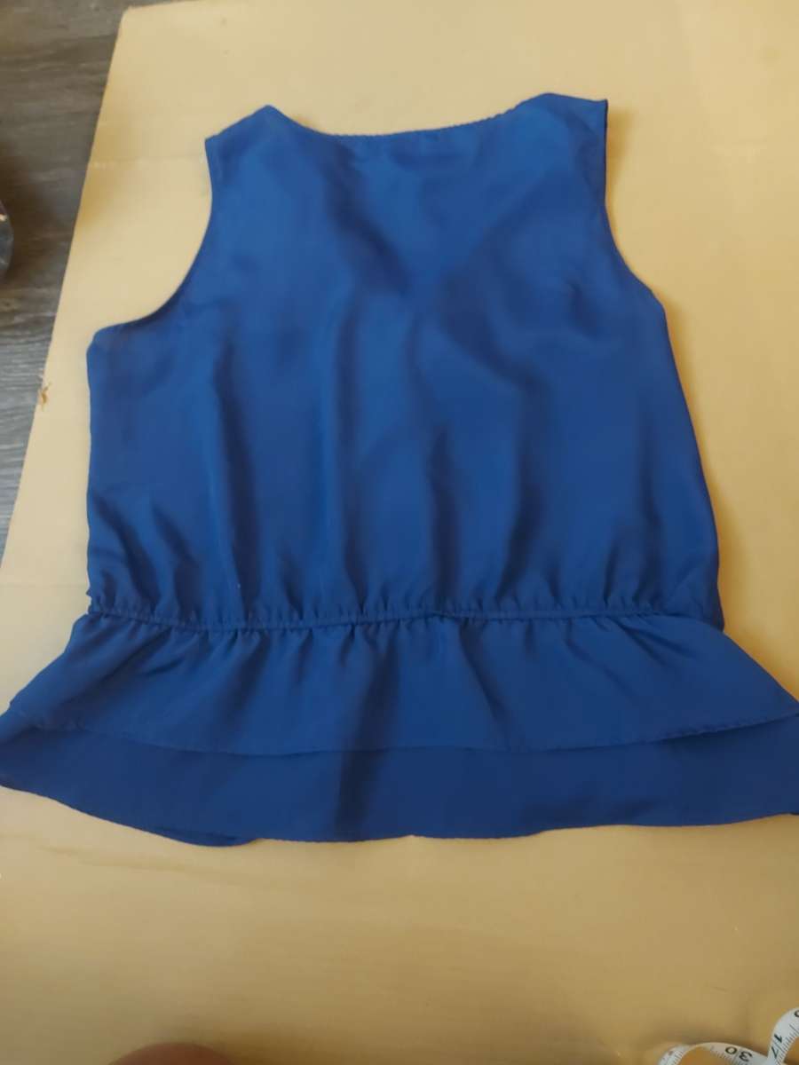 Apostrophe Navy Bow Tie Ruffled Sleeveless Top Size LP Long