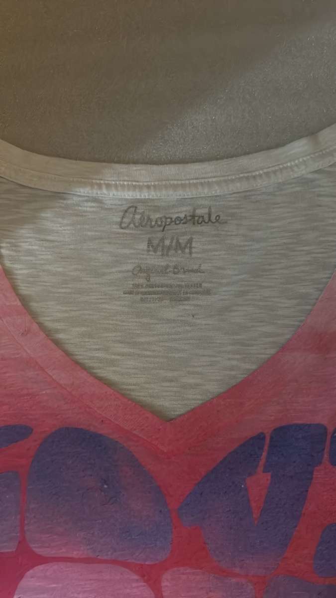 Aeropostale Love Heart Graphic Tshirt Size M