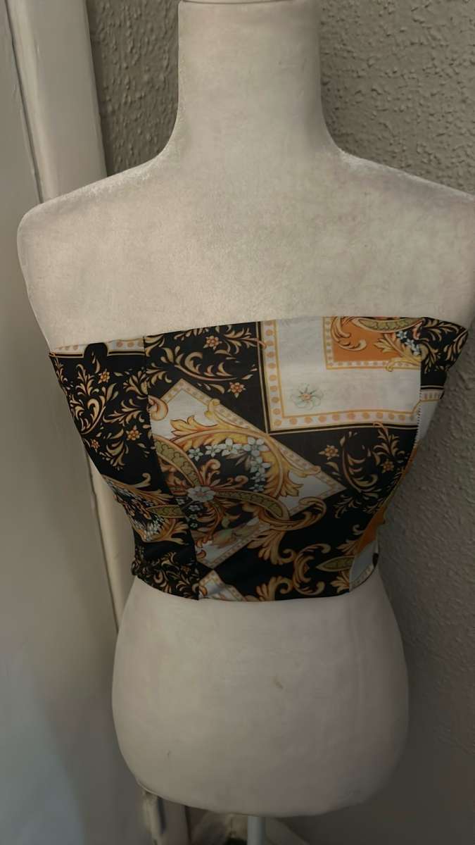 PLT PrettyLittleThing Black Chain Print Bandeau Crop Top Siz