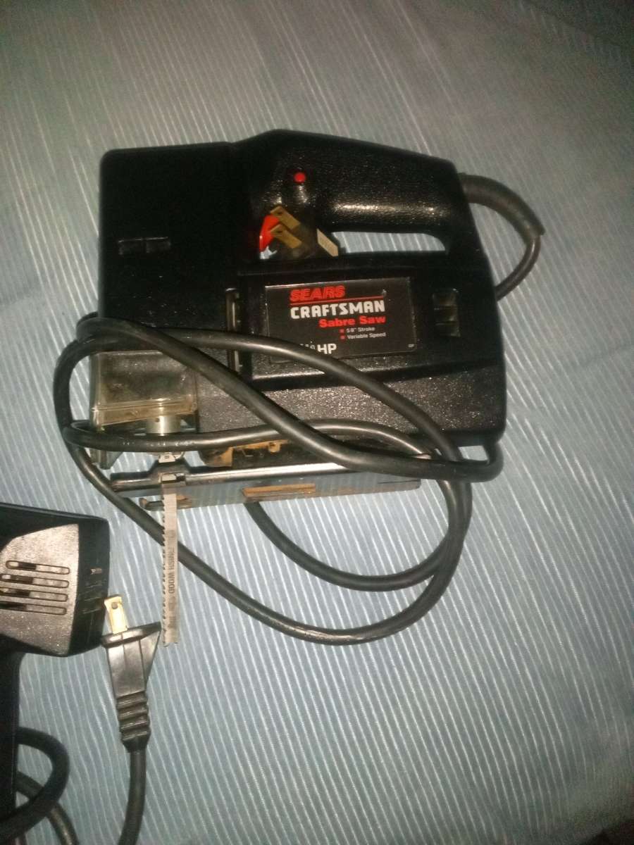 CRAFTSMAN Drill and Saw with brand new 4 pk saw blades