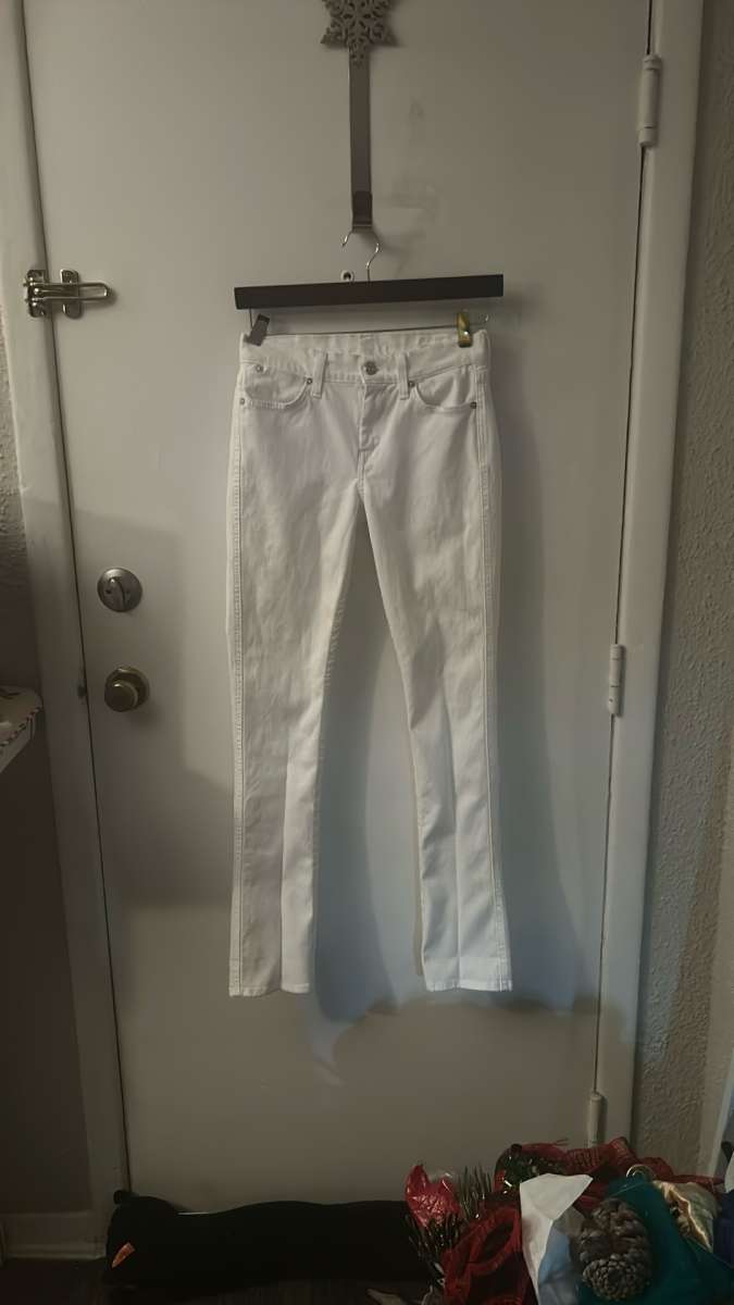 7FAM 7 For All Mankind White Jeans Size 24