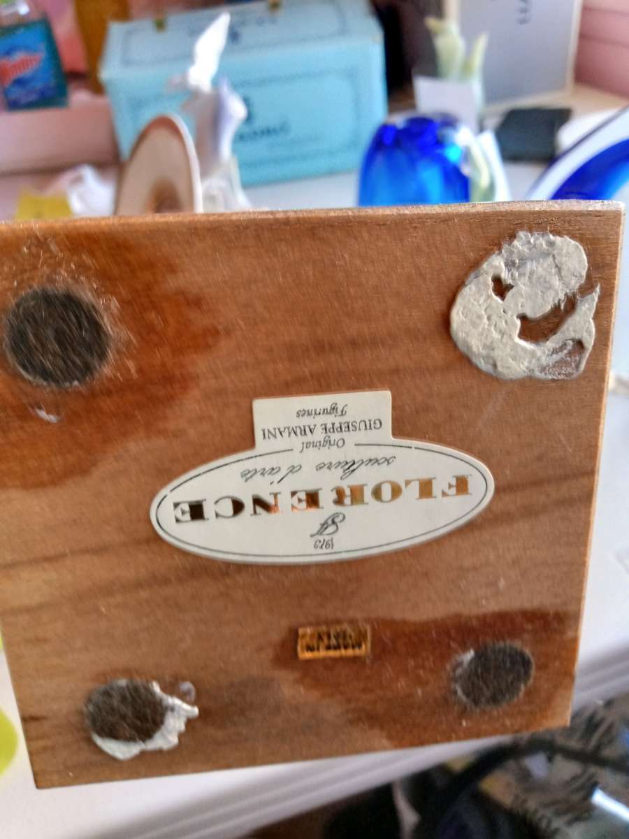 ORIGINAL GIUSSEPE ARMANI FIGURINE 1984 FLORENCE SCULPTURE