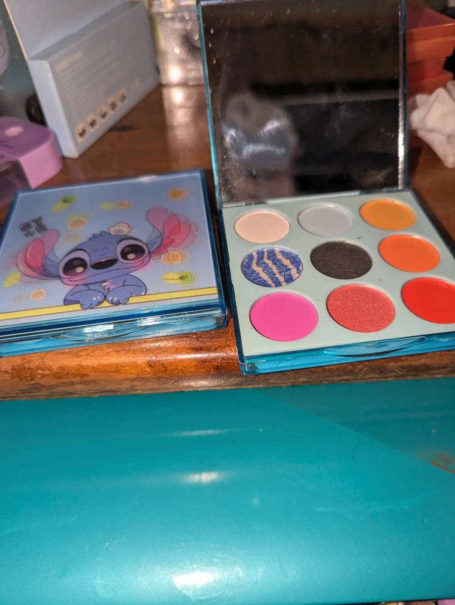 stitch 3D eyeshadow palette with mirror