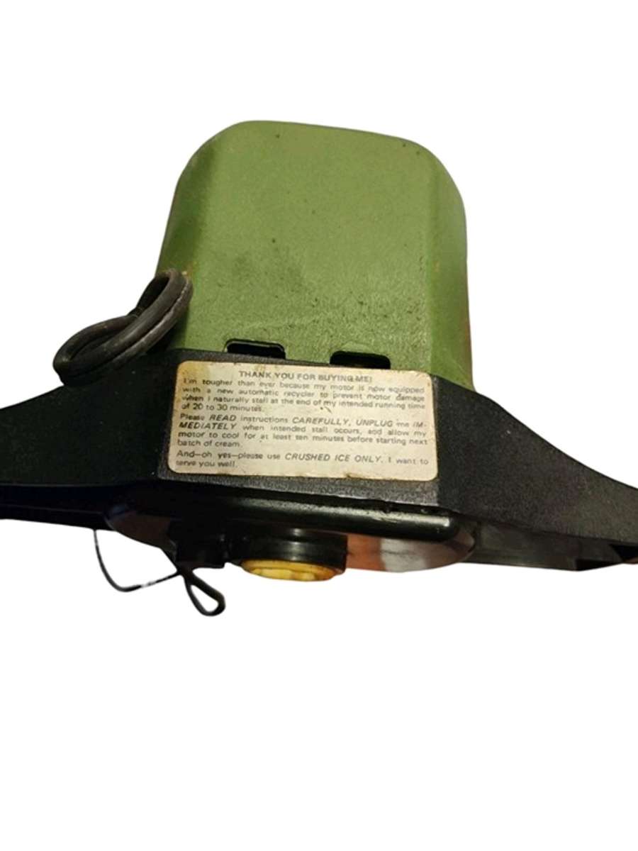 Sterling 5 Quart Ice Cream Freezer With Motor  Accessories R