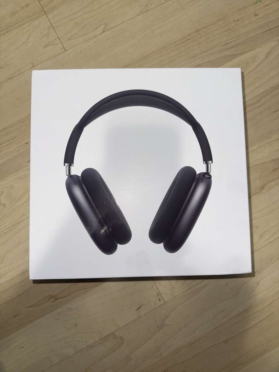Apple AirPod Maxs Space Gray