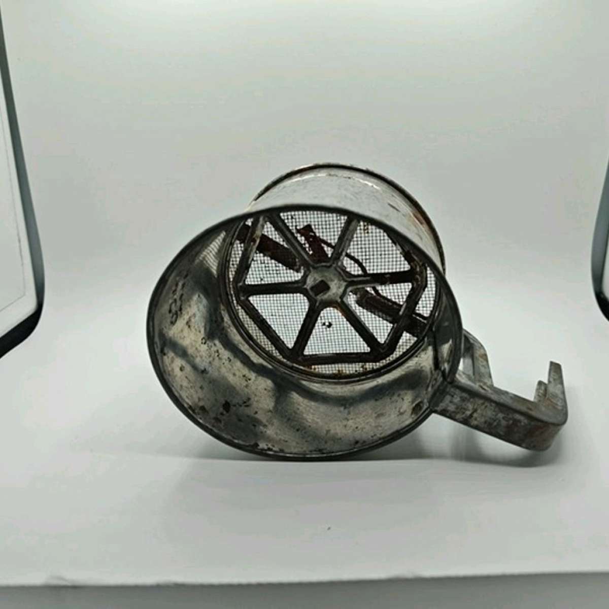 Vintage Bromco Flour Sifter kitchen Squeeze Handle farmhouse