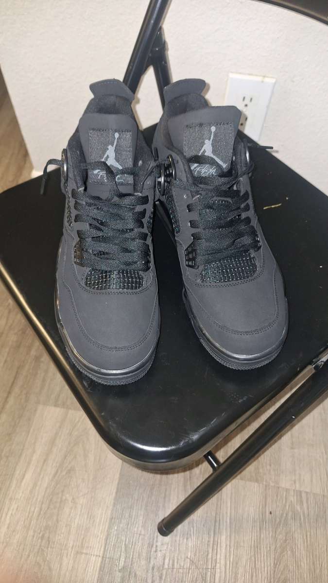 Air Jordan 4 box