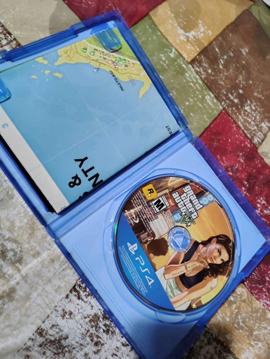 GTA Five PS4 Disc looks brand new still hasmap