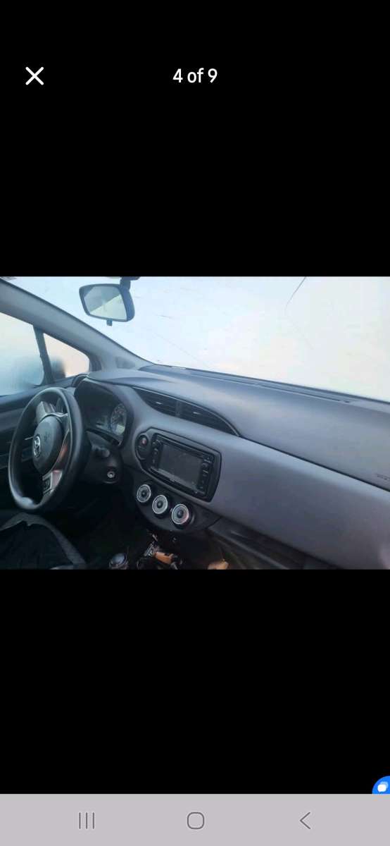 2015 Toyota YARIS LE