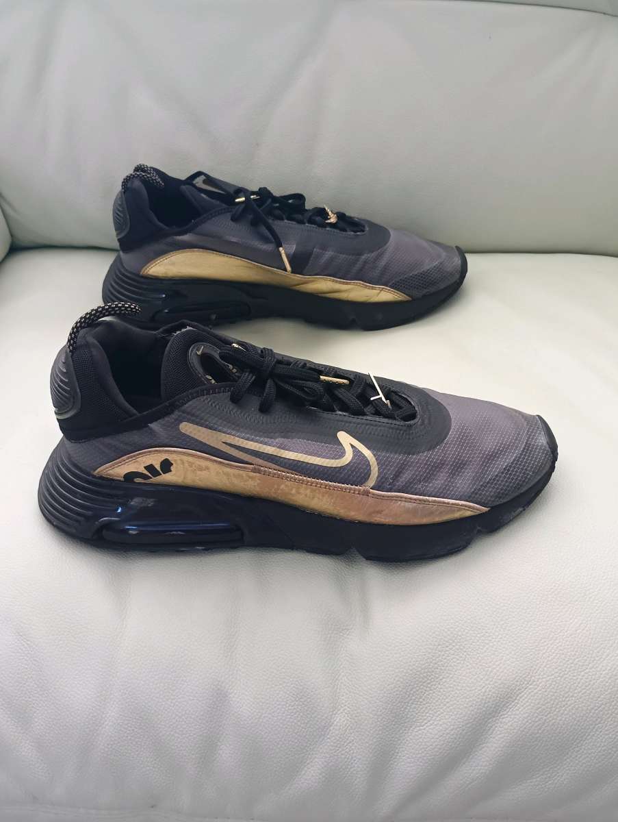 Nike Air Max 2090 Black Metallic Gold size 125 for men