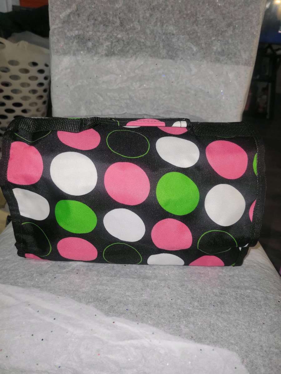 Cosmetics Bag and Fushia shoe