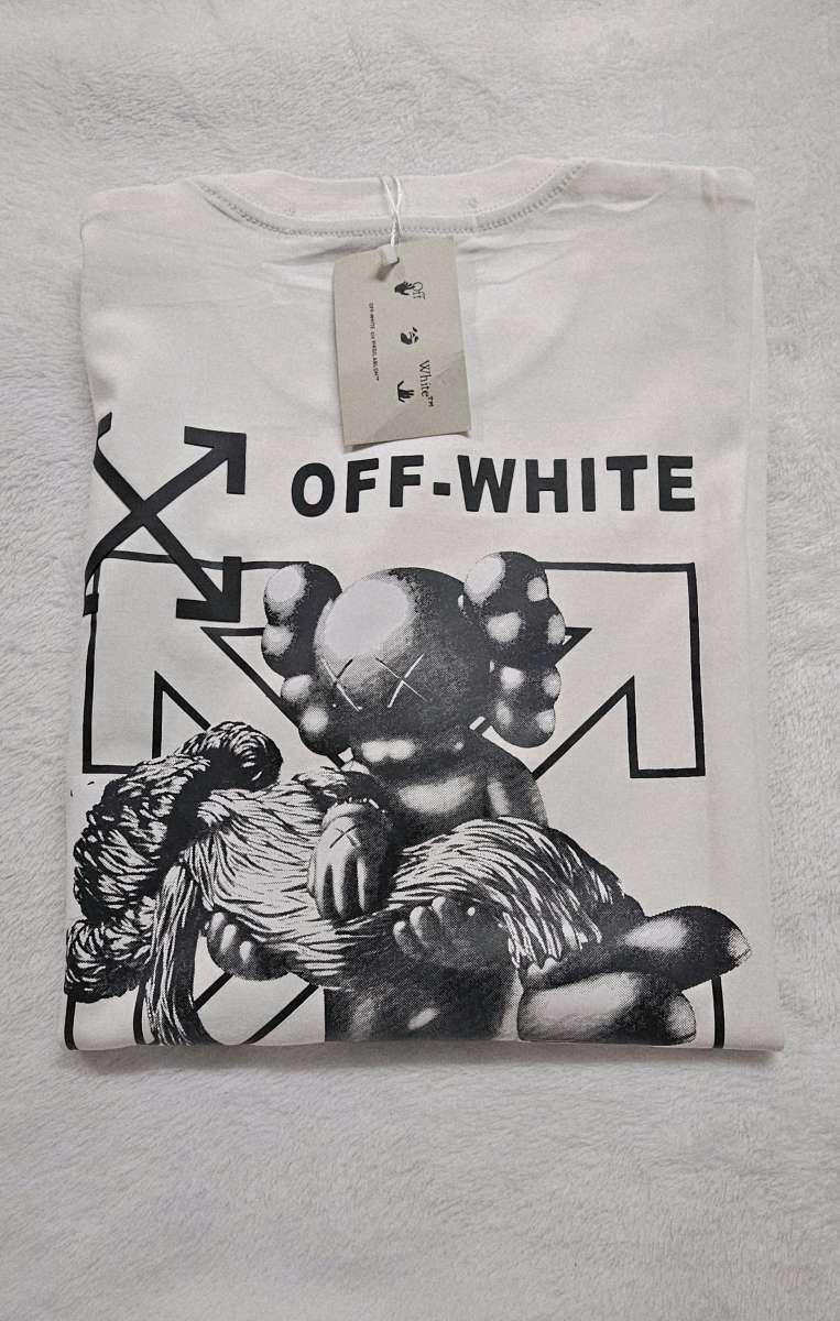 playera Off white Talla L Para hombre