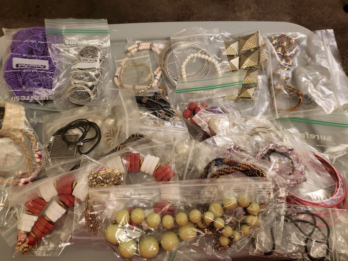 ASSORTED JEWELER  COLLECTION