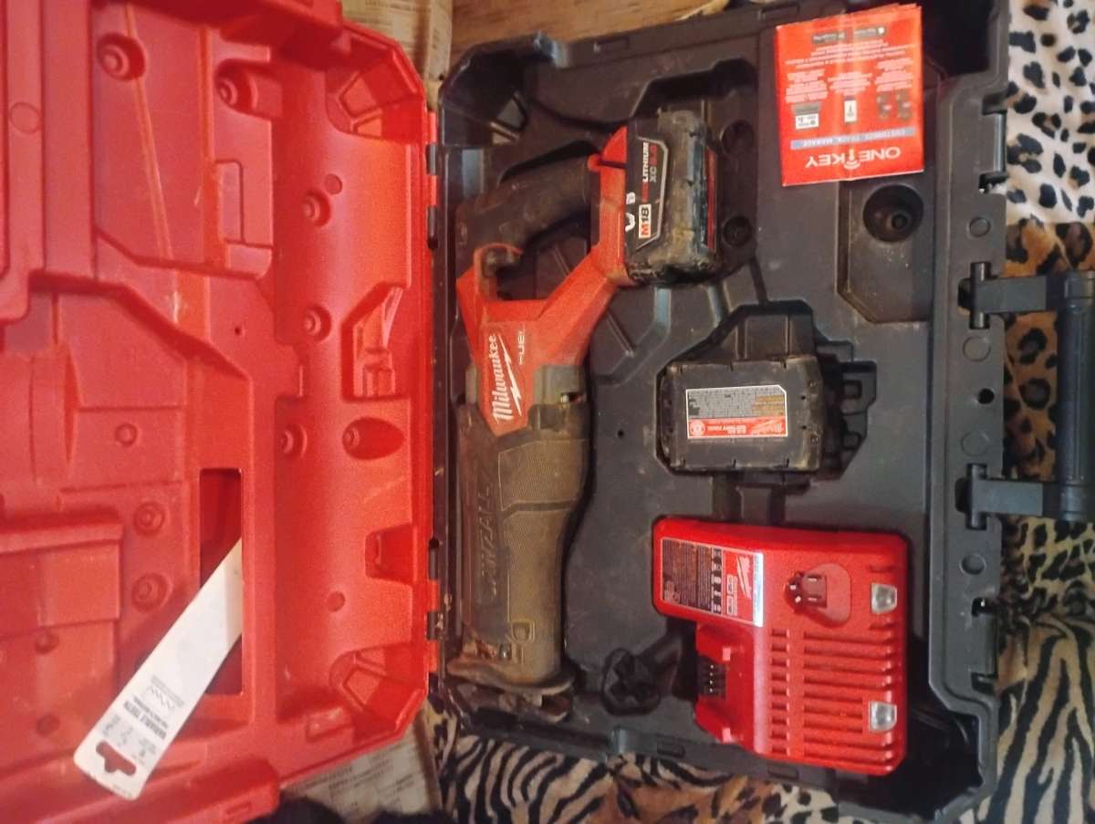 Milwaukee M18 fuel reciprocating saw