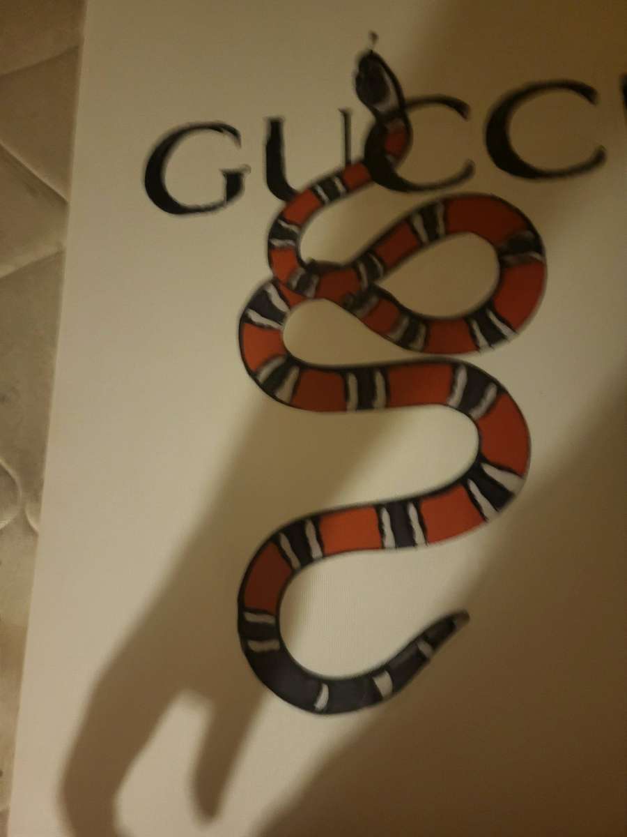 hand painted Gucci painted by far  child Paris