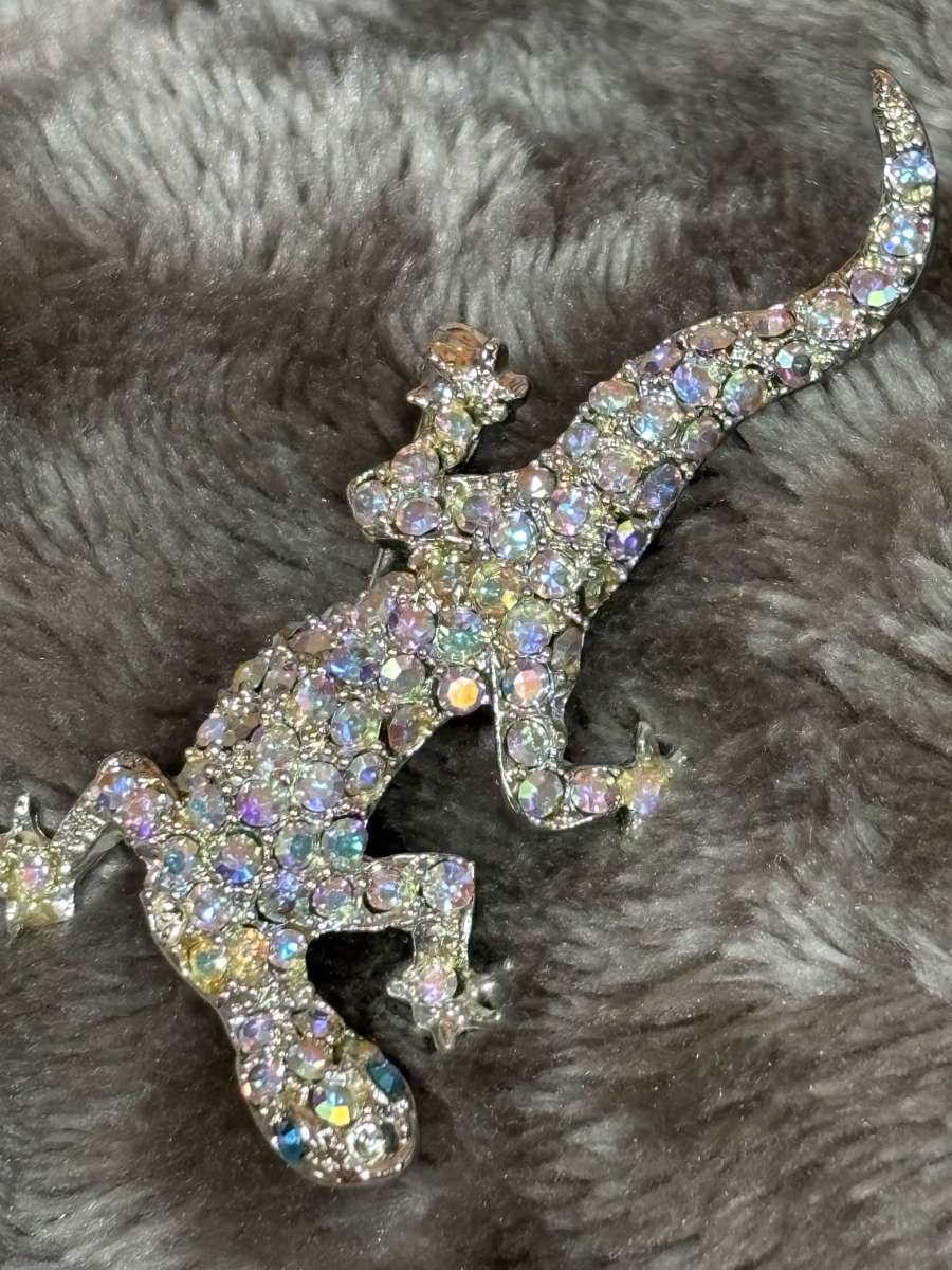 Rhinestone Gecko Brooch
