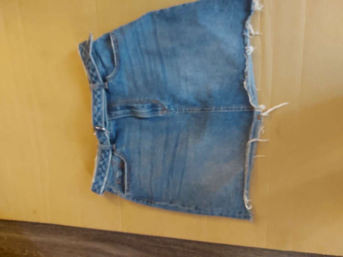 Sneak Peek Belted Raw Hem Denim Skirt Size M