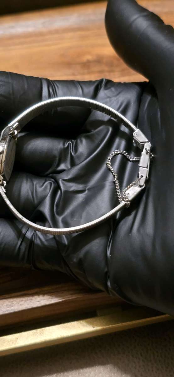 vintage ladies pulsar quartz watch