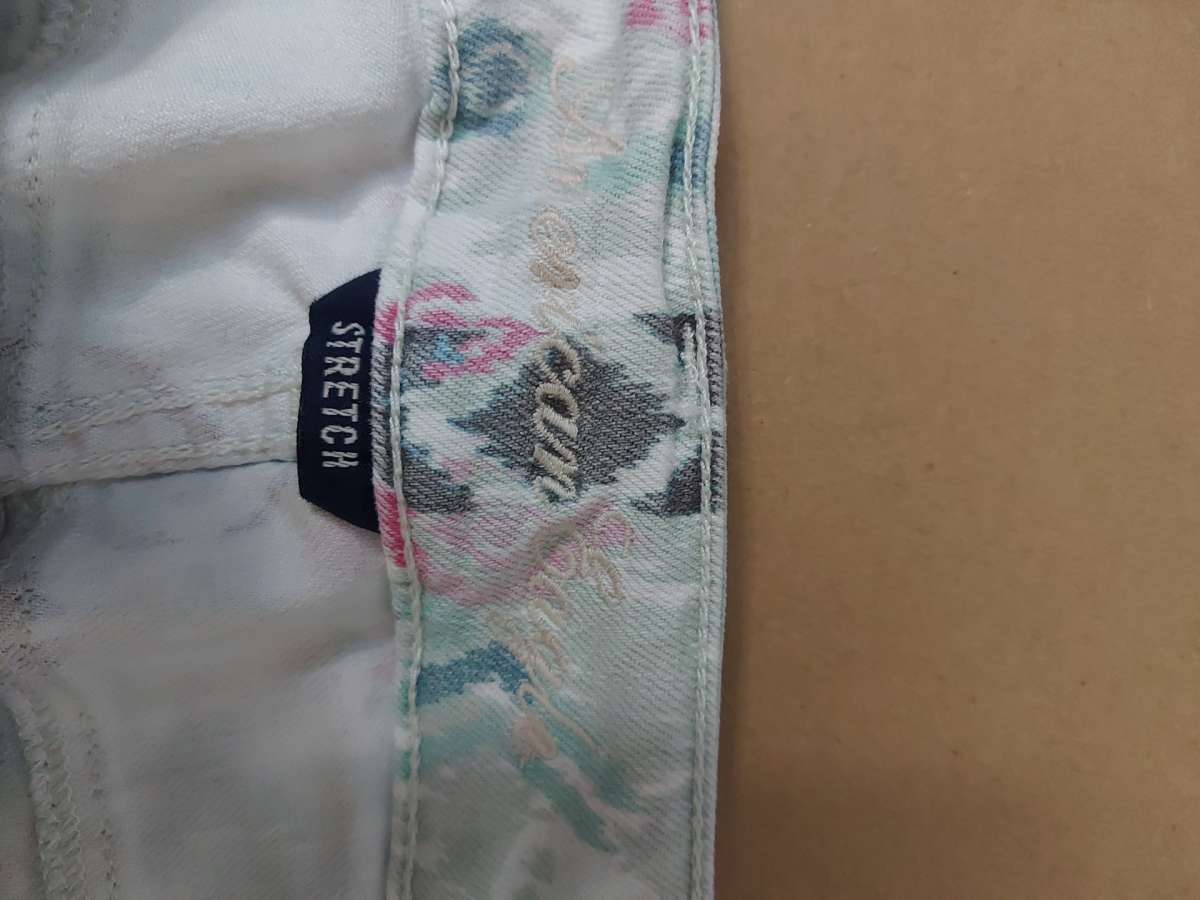 American Eagle Outfitters Stretch Aztec Shorts Size 6